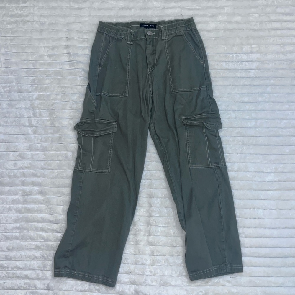 Women’s Olive Cargo Skater Pants